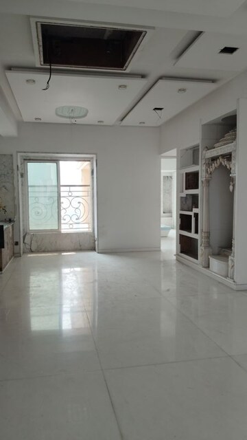 Building Lobby in 3 BHK Apartment at Raheja Empress, Prabhadevi – for Sale