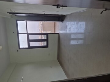 Room in 4 BHK Apartment at Civitech Sampriti, Sector 77 – for Rent