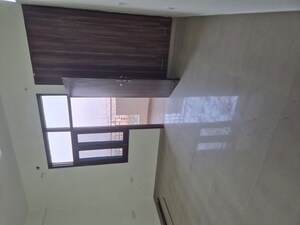 Furnished Amenities in 4 BHK Apartment at Civitech Sampriti, Sector 77 – for Rent