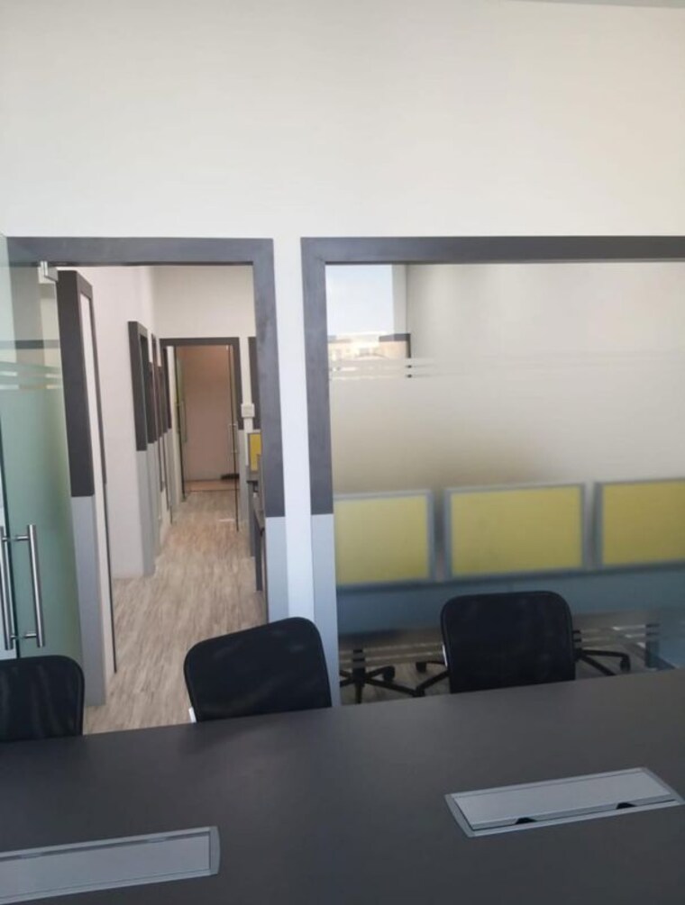 Team Area, nibr-corporate-park Commercial Office Space 750 Sq.Ft. In Sakinaka Mumbai 10009390