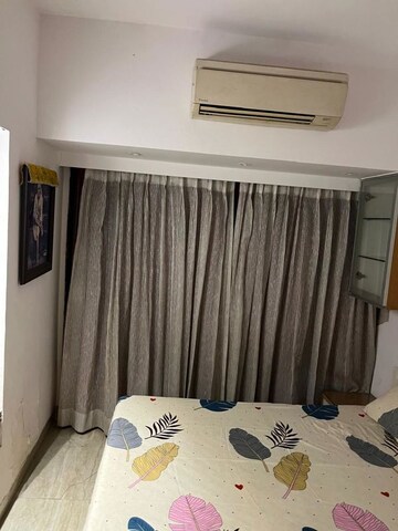 Master Bedroom in 3 BHK Apartment at Andheri West – for Rent