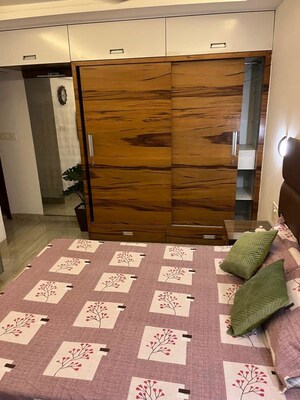 Furnished Amenities in 3 BHK Apartment at Andheri West – for Rent