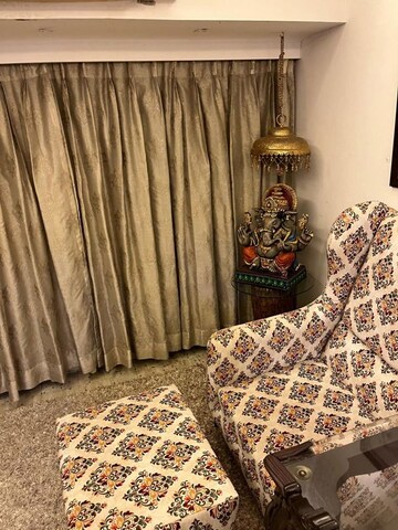 Bedroom in 3 BHK Apartment at Andheri West – for Rent