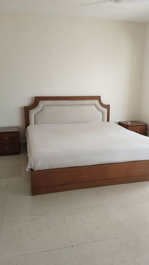 Bedroom in 4 BHK Apartment at Sanghi Residency, Prabhadevi – for Rent