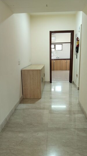 Room in 4 BHK Apartment at Sanghi Residency, Prabhadevi – for Rent