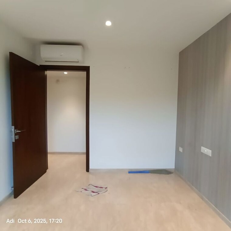 Room, castle-rock 2 Bedroom 750 Sq.Ft. Apartment In Powai Mumbai 10009357