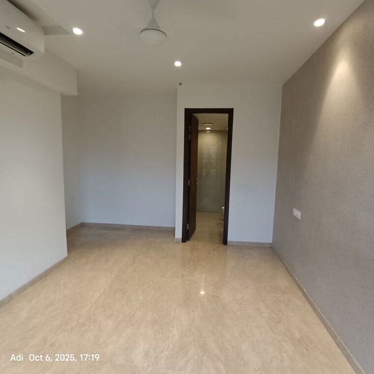 Room, castle-rock 2 Bedroom 750 Sq.Ft. Apartment In Powai Mumbai 10009357