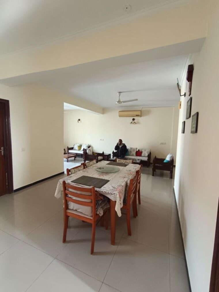 Master Bedroom, rwa-apartments-sector-45 3 Bedroom 2200 Sq.Ft. Apartment In Sector 45 Noida 10003192