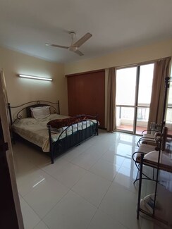 3 BHK + Study Room Apartment For Rent in RWA Apartments Sector 45