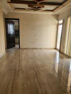 Room in 3 BHK Apartment at RWA Apartments Sector 50, Sector 50 – for Rent