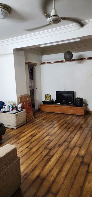 Living Room in 3.5 BHK Apartment at Kuber Complex, Andheri West – for Rent