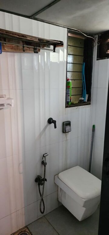 Bathroom in 3.5 BHK Apartment at Kuber Complex, Andheri West – for Rent