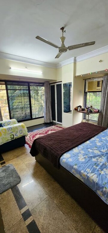 Bedroom in 3.5 BHK Apartment at Kuber Complex, Andheri West – for Rent