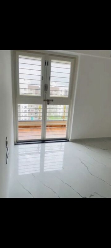 Room in 2 BHK Apartment at Keystone Oxy Eterno, Dhanori – for Rent