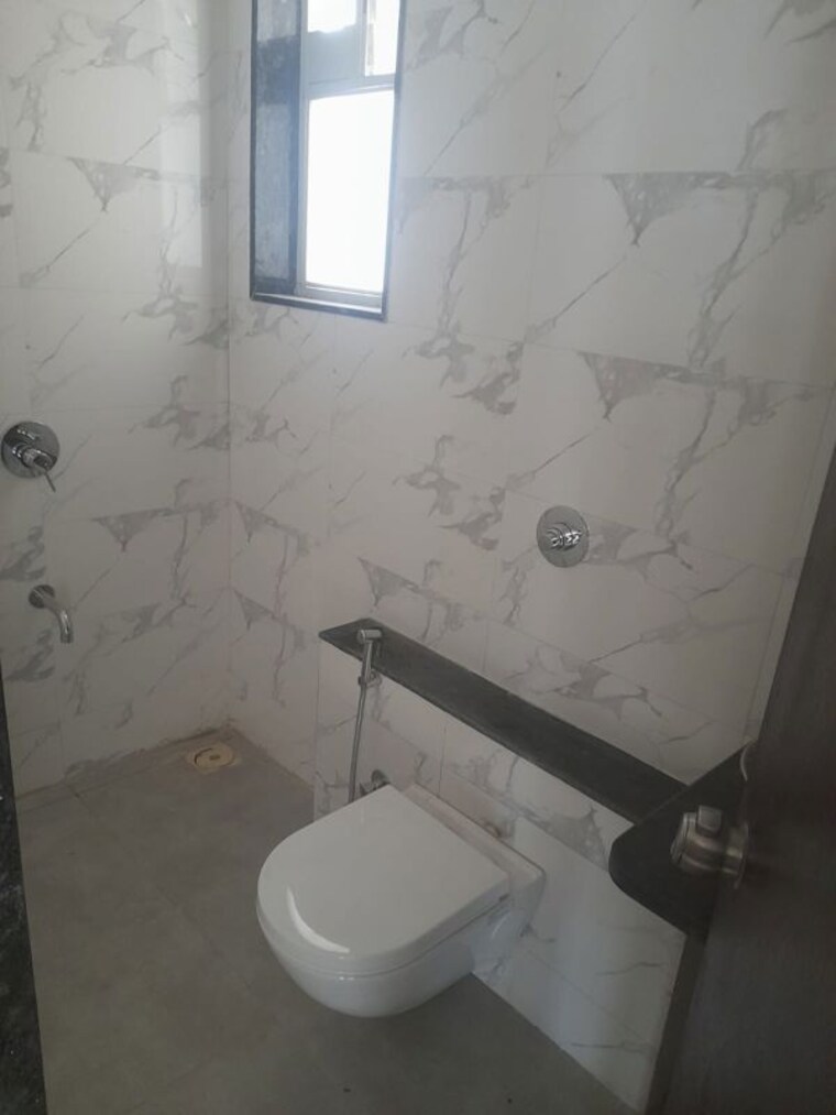 Bathroom, basil-mondale 2 Bedroom 751 Sq.Ft. Apartment In Mundhwa Pune 10009446