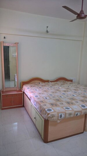 Bedroom in 1 BHK Apartment at Triveni CHS Andheri, Andheri West – for Rent