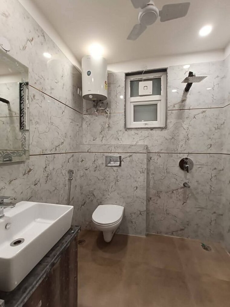 Bathroom, sector 15 ii 2 Bedroom 1600 Sq.Ft. Builder Floor In Sector 15 ii Gurgaon 10009454