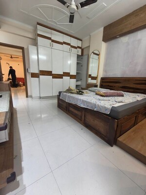 Room in 2 BHK Builder Floor at Sector 15 ii – for Rent