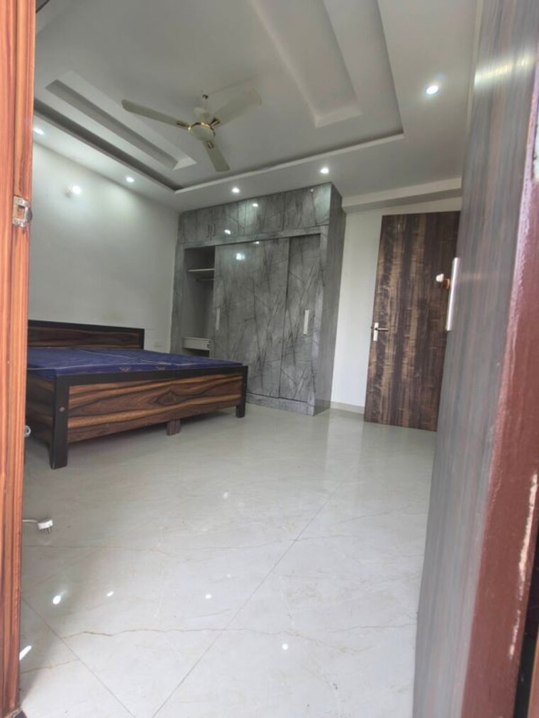 Room, sector 14 3 Bedroom 1450 Sq.Ft. Builder Floor In Sector 14 Gurgaon 10009457
