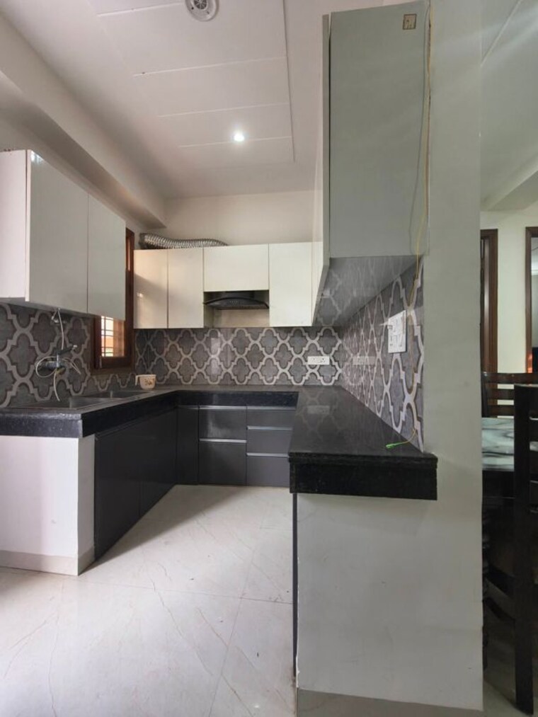Kitchen, sector 14 3 Bedroom 1450 Sq.Ft. Builder Floor In Sector 14 Gurgaon 10009457