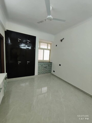 Room in 2 BHK Builder Floor at Rail Vihar Apartment, Sector 15 – for Rent