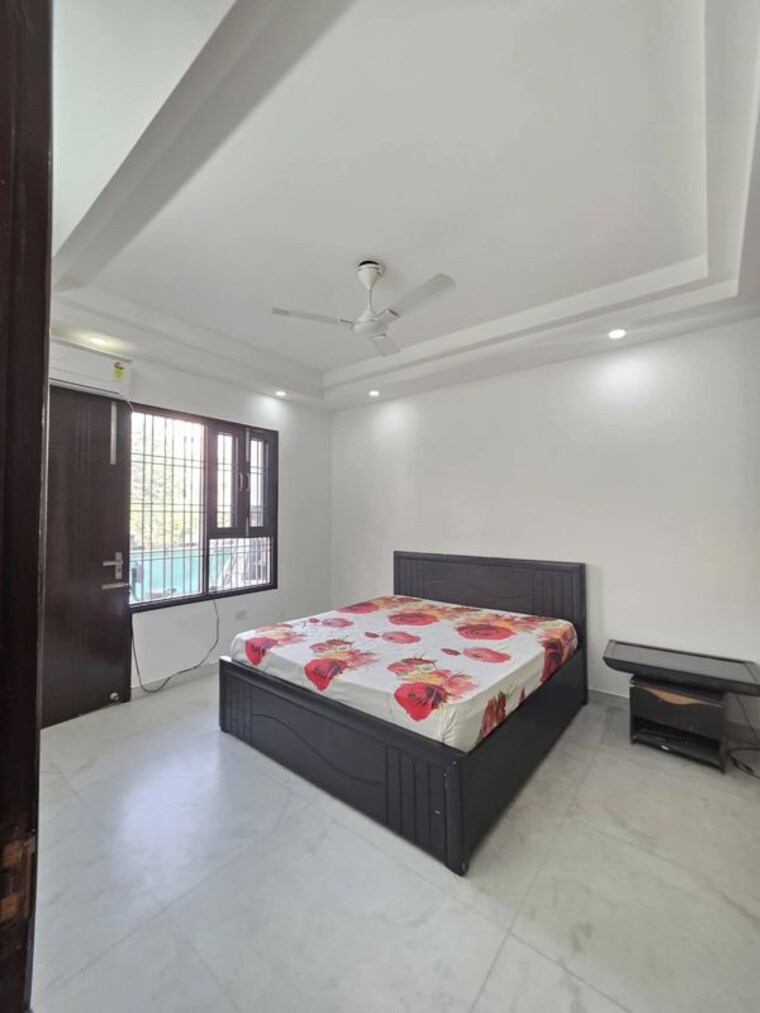 Bedroom, sector 23 3 Bedroom 2000 Sq.Ft. Builder Floor In Sector 23 Gurgaon 10009459