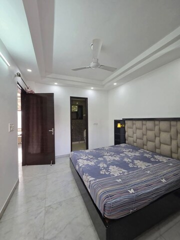 Bedroom in 3 BHK Builder Floor at Sector 23 – for Rent