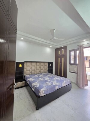 Bedroom in 3 BHK Builder Floor at Sector 23 – for Rent
