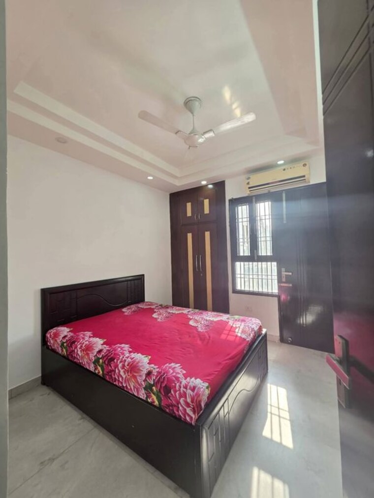 Bedroom, sector 23 3 Bedroom 2000 Sq.Ft. Builder Floor In Sector 23 Gurgaon 10009459