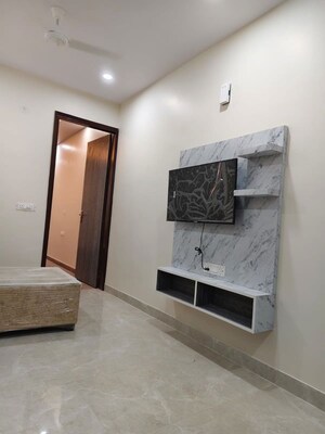 Room in 1 BHK Builder Floor at Sector 14 – for Rent