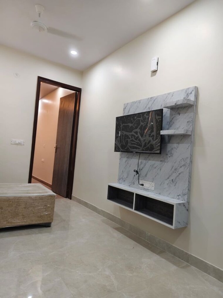 Room, sector 14 1 Bedroom 700 Sq.Ft. Builder Floor In Sector 14 Gurgaon 10009460