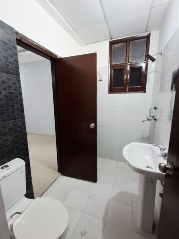 Team Area in 3 BHK Apartment at Fortune Victoria Heights, Dhakoli – for Rent