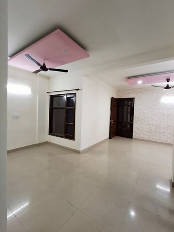 Room in 3 BHK Apartment at Sector 20 – for Rent