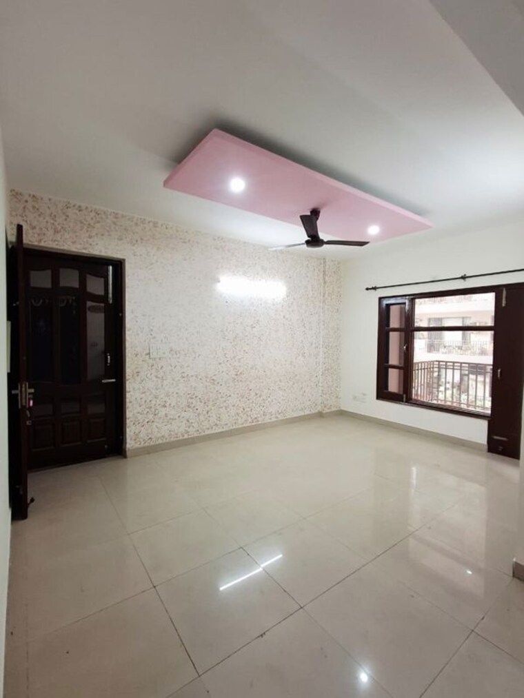 Room, sector 20 3 Bedroom 1800 Sq.Ft. Apartment In Sector 20 Panchkula 10009473