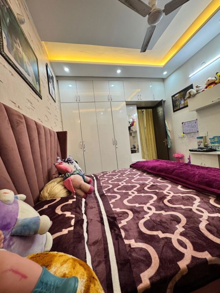 Bedroom, ghazipur 3 Bedroom 125 Sq.Yd. Builder Floor In Ghazipur Zirakpur 10009482