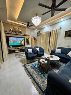 3 BHK + Pooja Room,Servant Room Builder Floor For Rent in Ghazipur