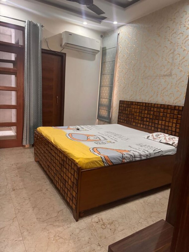 Bedroom, ghazipur 3 Bedroom 125 Sq.Yd. Builder Floor In Ghazipur Zirakpur 10009485