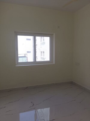 Room in 3 BHK Apartment at Manikonda – for Rent