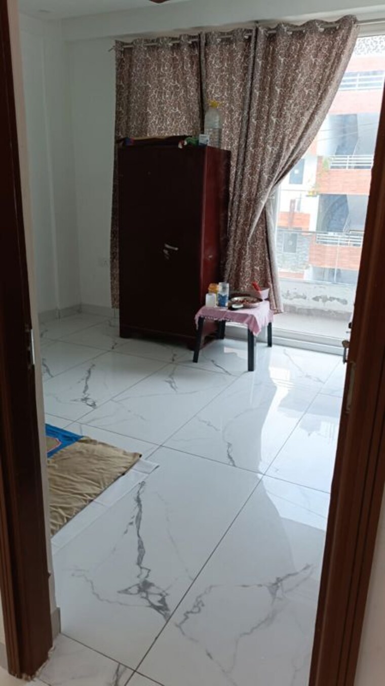 Room, dhakoli 3 Bedroom 148 Sq.Yd. Builder Floor In Dhakoli Zirakpur 10009490