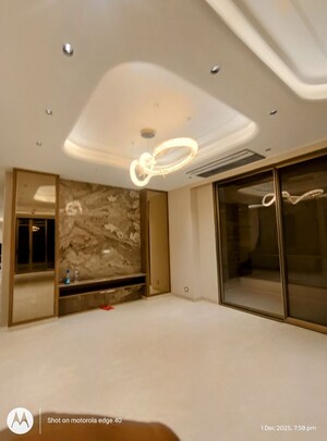 Room in 5 BHK Builder Floor at Panchsheel Enclave – for Sale