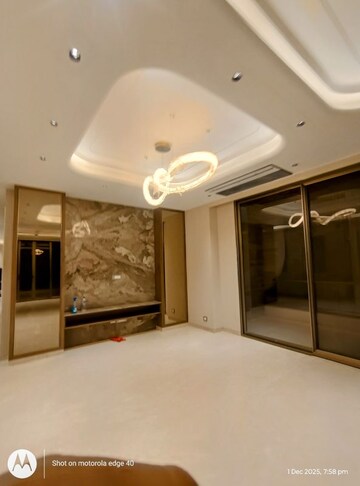 Room in 5 BHK Builder Floor at Panchsheel Enclave – for Sale