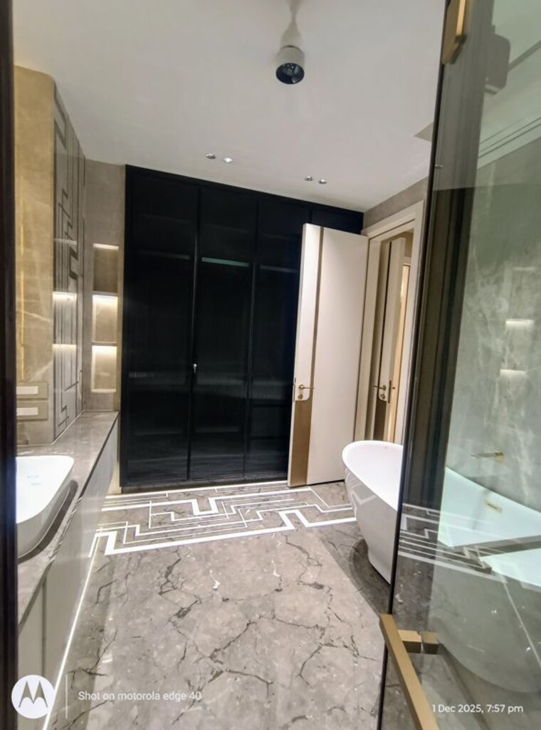 Kitchen, panchsheel enclave 5 Bedroom 270 Sq.Yd. Builder Floor In Panchsheel Enclave Delhi 10009498