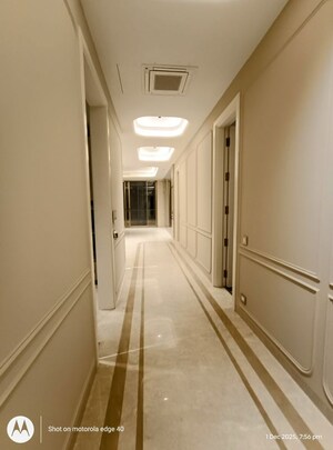 Building Lobby in 5 BHK Builder Floor at Panchsheel Enclave – for Sale