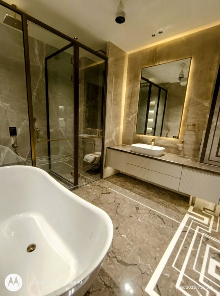 Balcony, panchsheel enclave 5 Bedroom 270 Sq.Yd. Builder Floor In Panchsheel Enclave Delhi 10009498