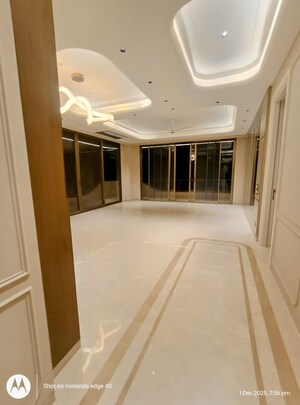 Building Lobby in 5 BHK Builder Floor at Panchsheel Enclave – for Sale