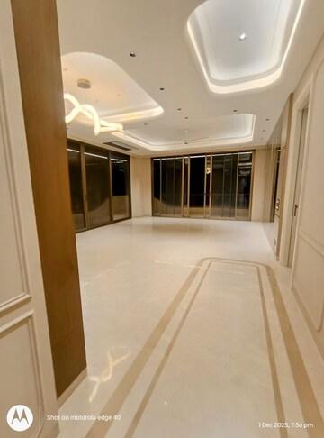 Building Lobby in 5 BHK Builder Floor at Panchsheel Enclave – for Sale