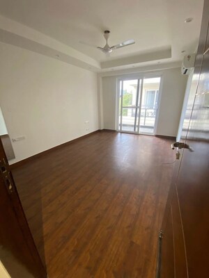 Room in 4 BHK Builder Floor at Panchsheel Enclave – for Sale