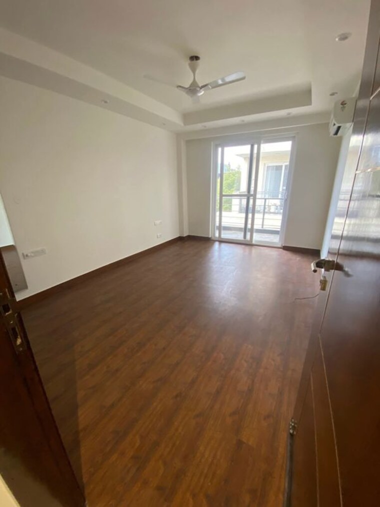 Room, panchsheel enclave 4 Bedroom 270 Sq.Yd. Builder Floor In Panchsheel Enclave Delhi 10009500