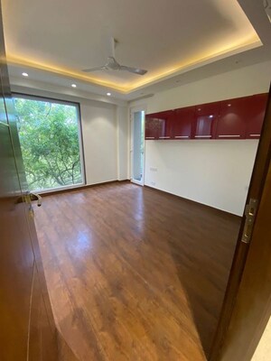 Room in 4 BHK Builder Floor at Panchsheel Enclave – for Sale