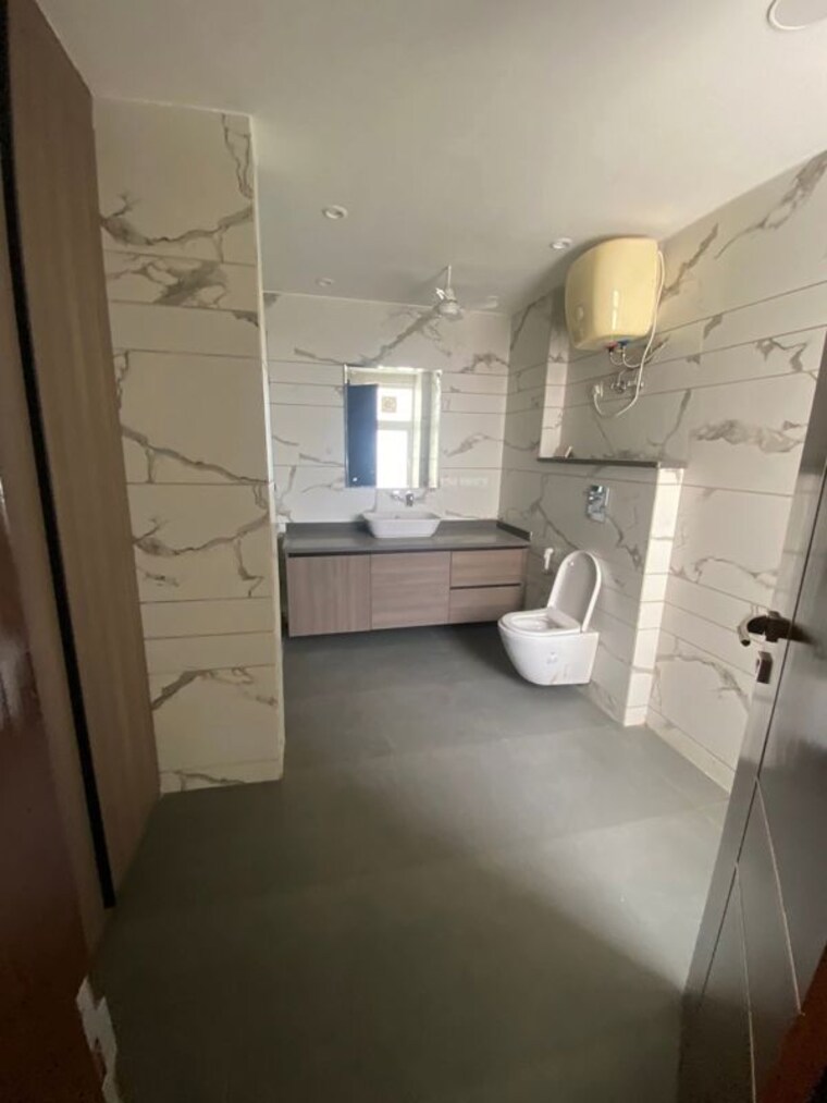 Master Bedroom, panchsheel enclave 4 Bedroom 270 Sq.Yd. Builder Floor In Panchsheel Enclave Delhi 10009500